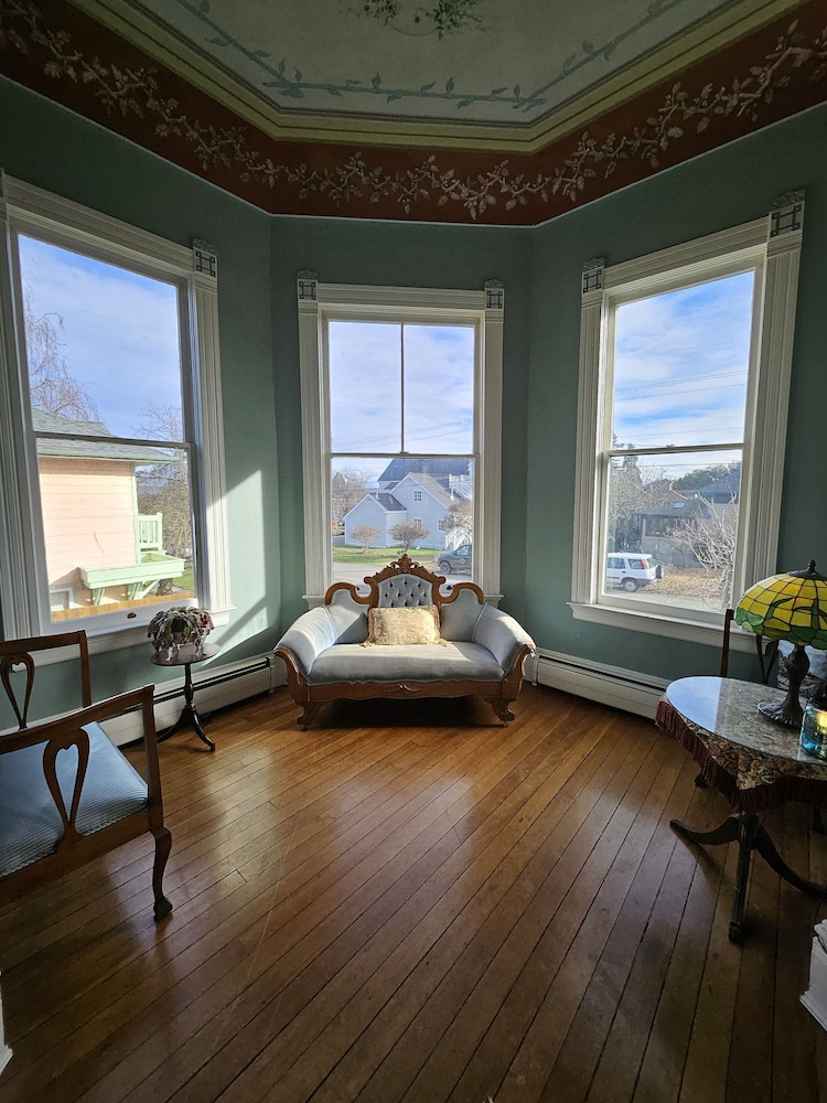 Starrett House view 5