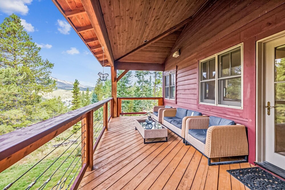 Little Bear Lodge 4 Bedroom Home