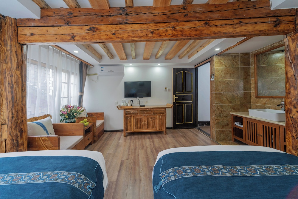 Yiyuan Snow Mountain View Historical Naxi House - Lijiang Old Town Mufu branch
