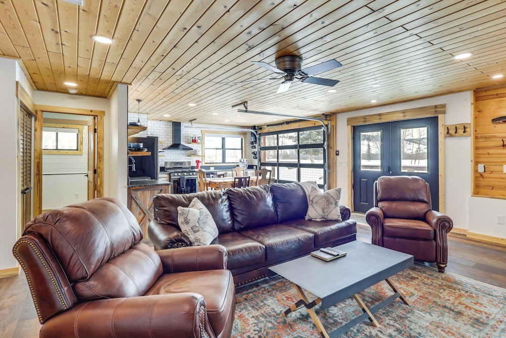 Modern Granby Retreat: Fish, Hike & Relax!