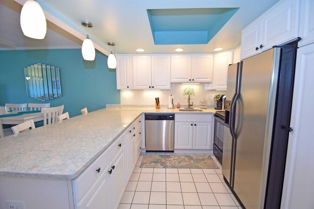 Harbour Island 305l 3 Bedroom Condo by RedAwning view 2