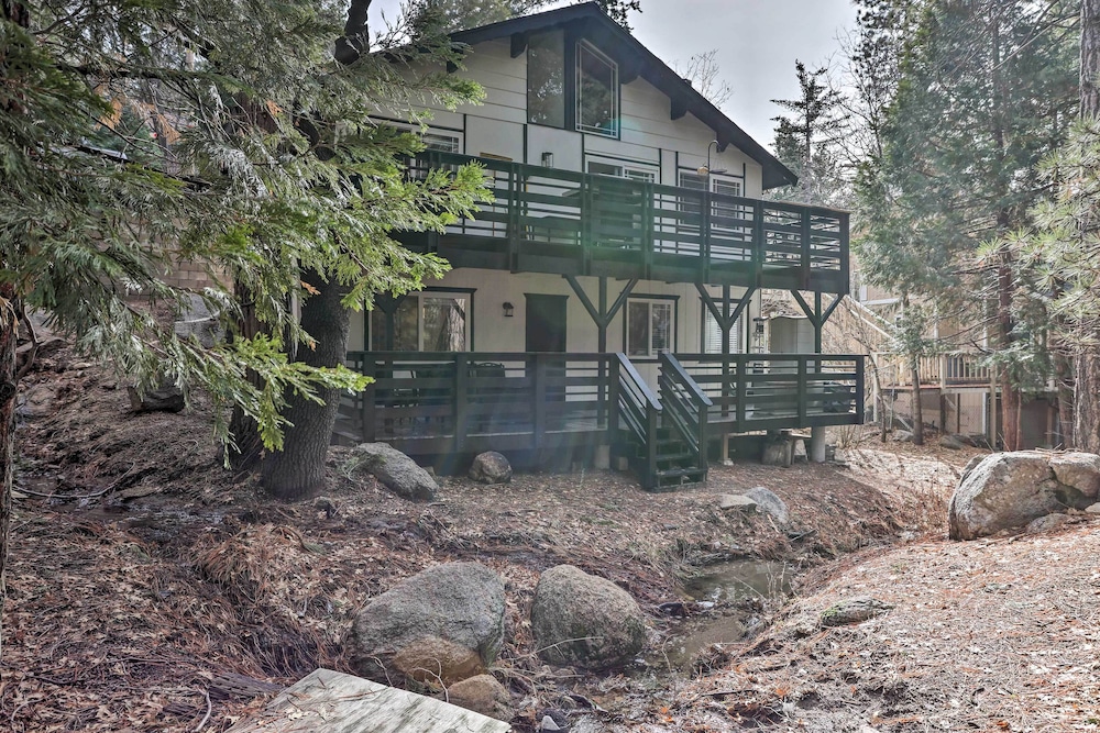 Modern Cabin w/ Game Room & Deck, Near Skiing view 3