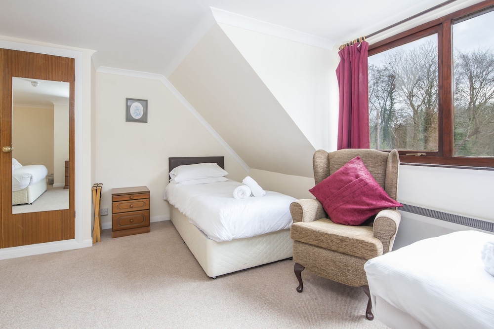 Trewern Arms Hotel