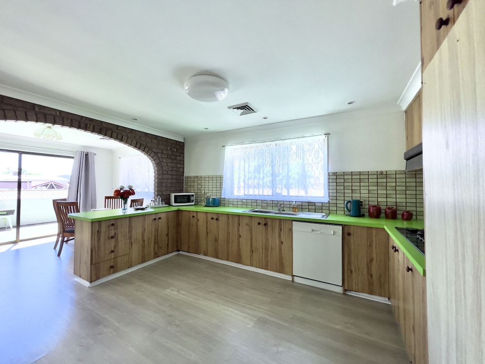 Albury Garden Court Motel