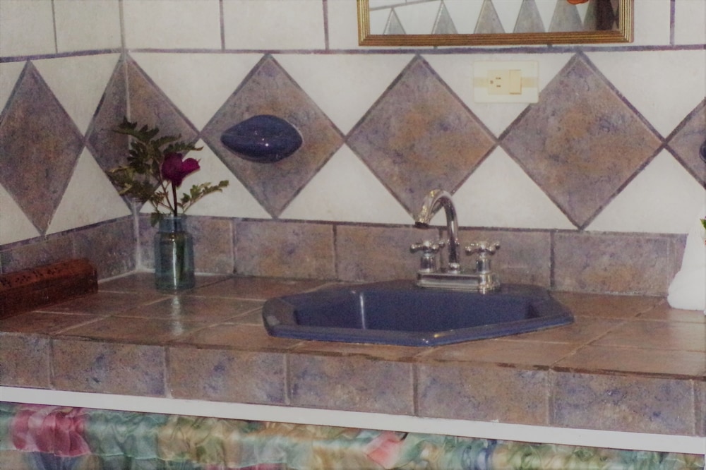 Mycasa's Bed and Breakfast