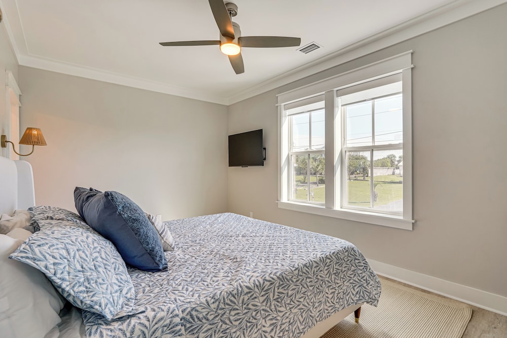 5,000+ Sq Ft! Luxe Beachfront House in Port St Joe
