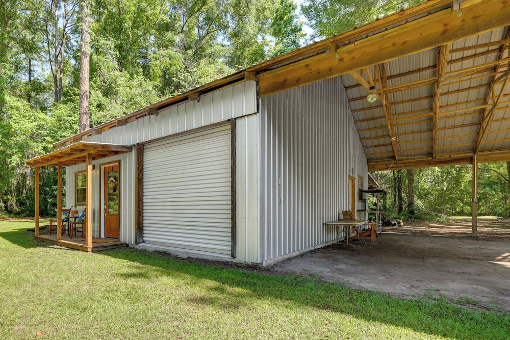 Lake Butler Cabin on 5 Acres w/ Fire Pit!