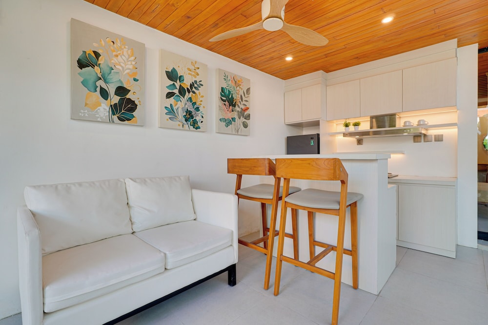 LaLuxe Villa and Residence