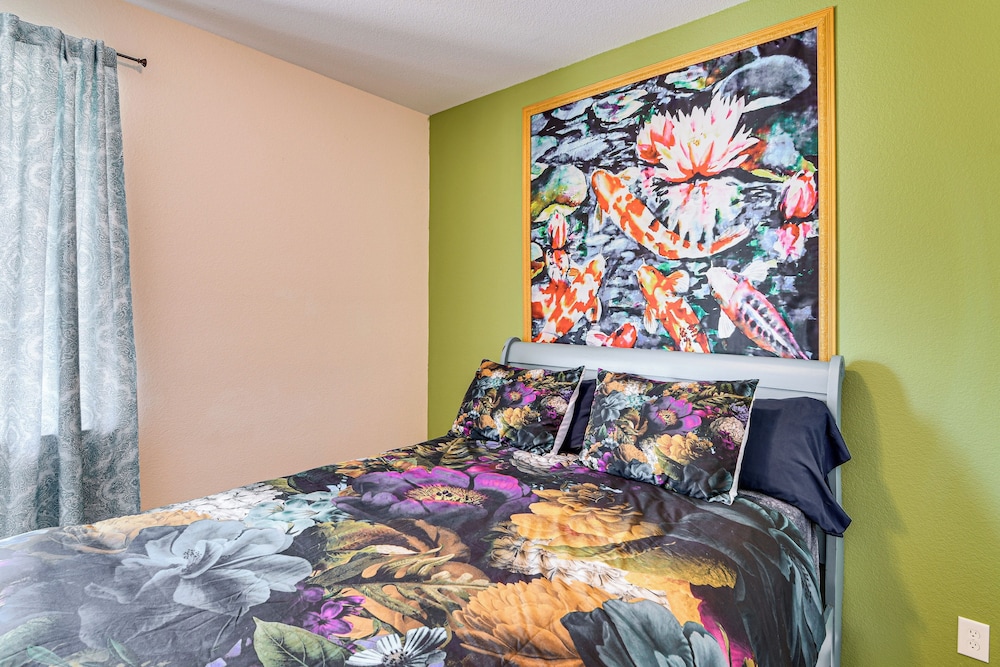 16 Mi to Lake Tahoe: Carson City Townhome