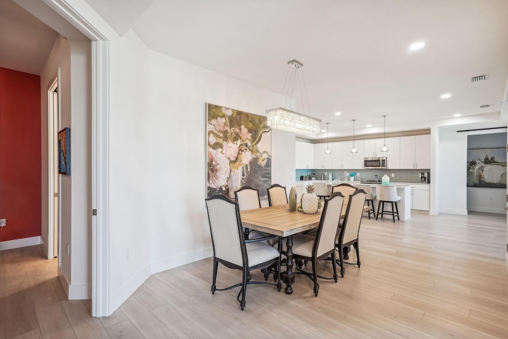 The Harbor Condo 305 - Premier