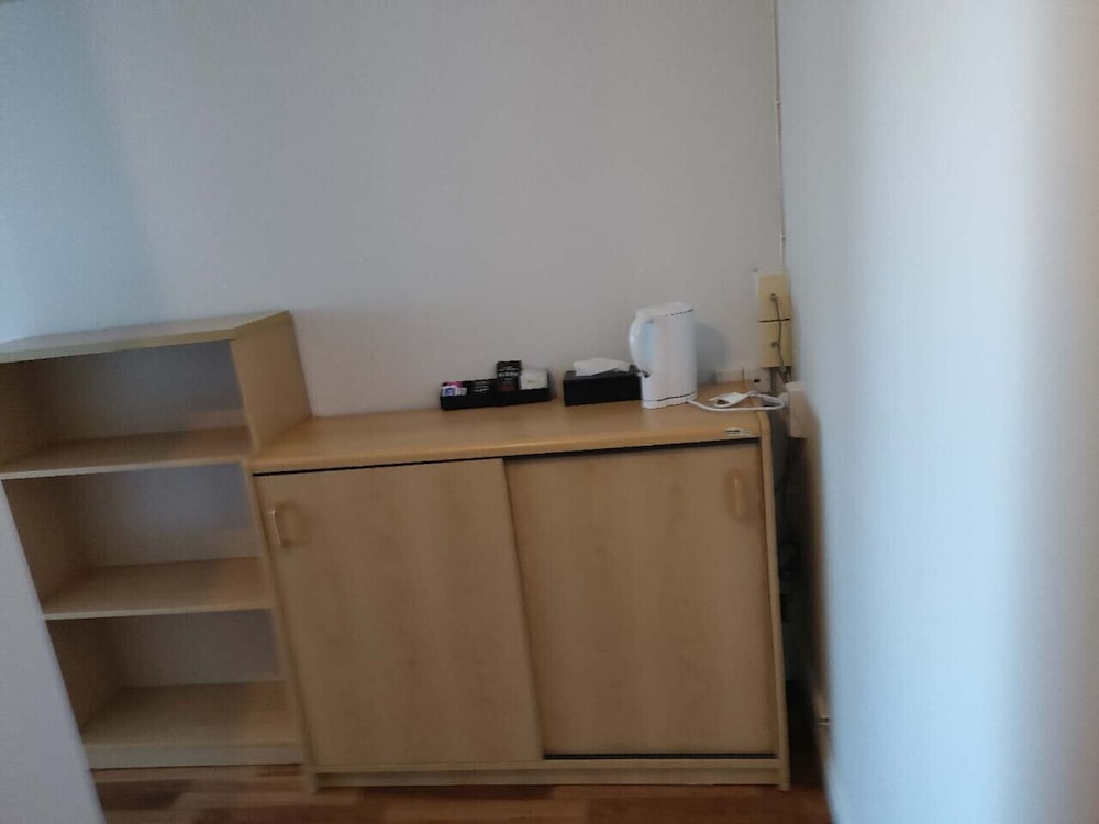 1 Double 2 single 2 Sofa Beds Suite 4