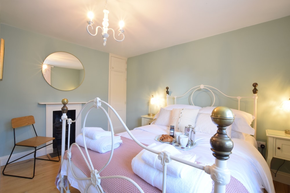 11 Crabbe Street, Aldeburgh