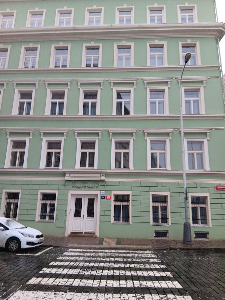 Global Guest Prague