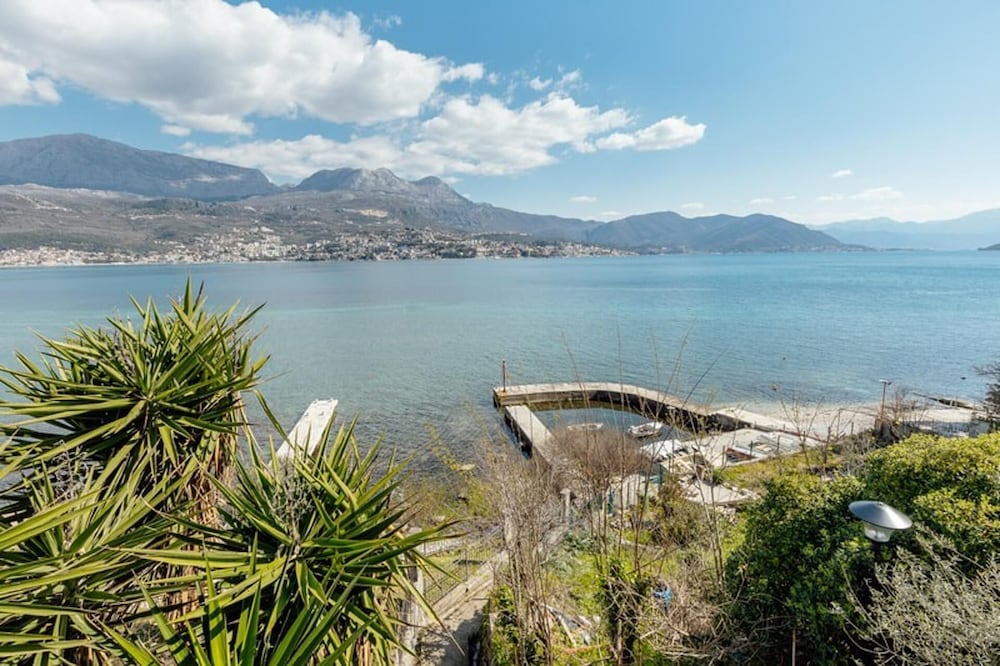 Detached Villa/njivice/sleeps6/stunning Views/wifi