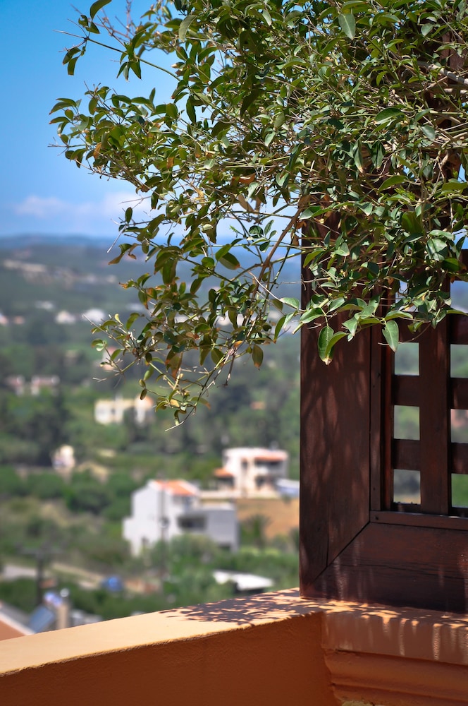 Orsalia Luxury Suites