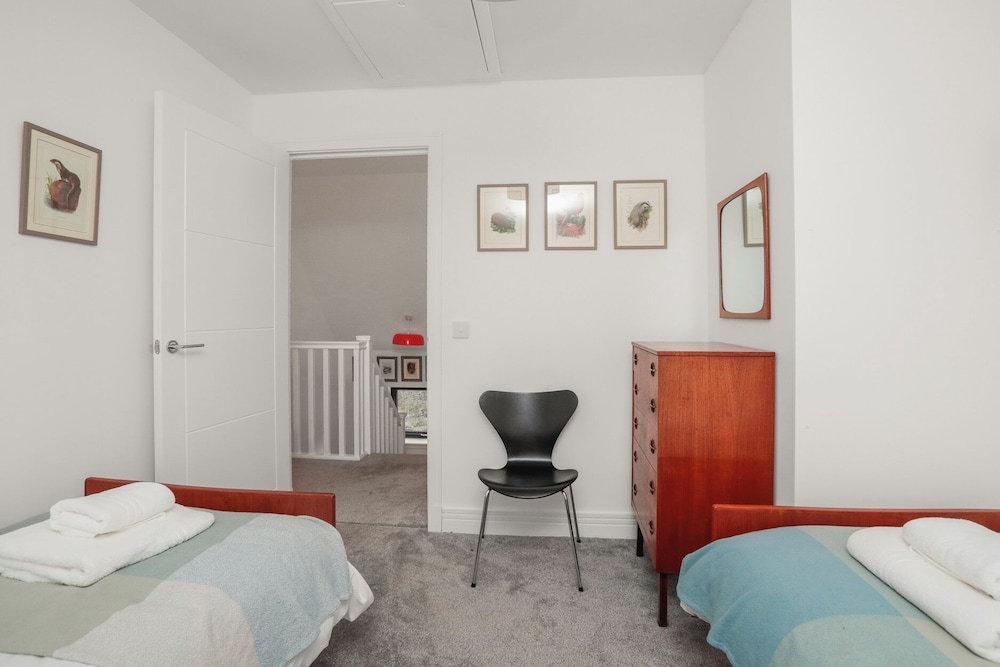 27 Strathtay Lodges