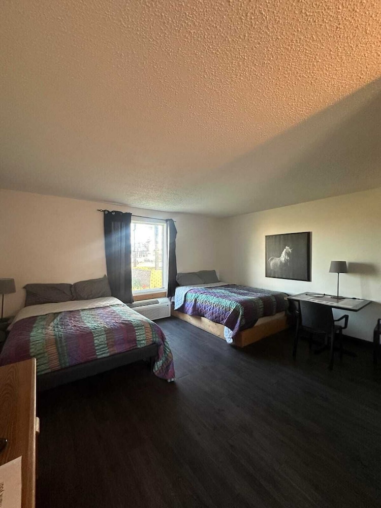 641 Grill & Motel