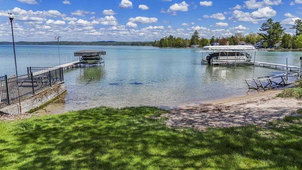 Beautiful Torch Lake House With Beach Access 2 Bedroom Home