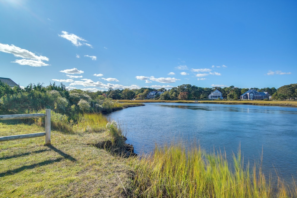< 1 Mi to Beaches: Classic Cape Cod Cottage