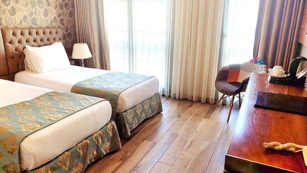 Old Port Otel - Image 25