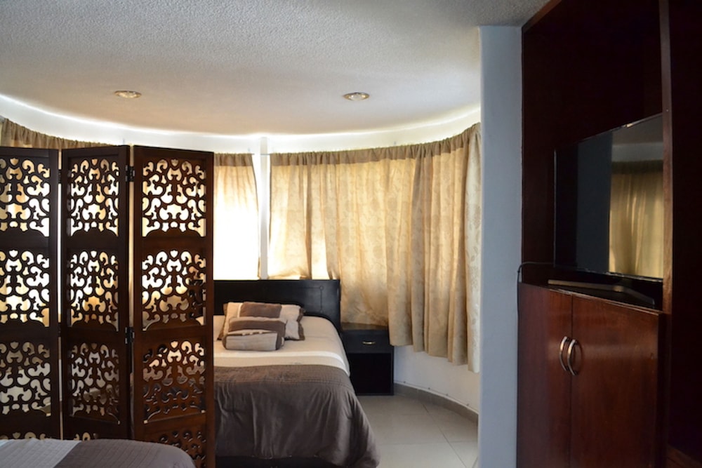 La Aurora Hotel like Home