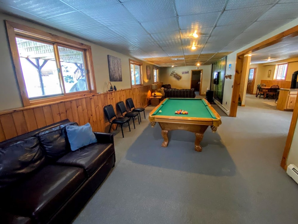 Moose Lodge and Cabins by Bretton Woods Vacations