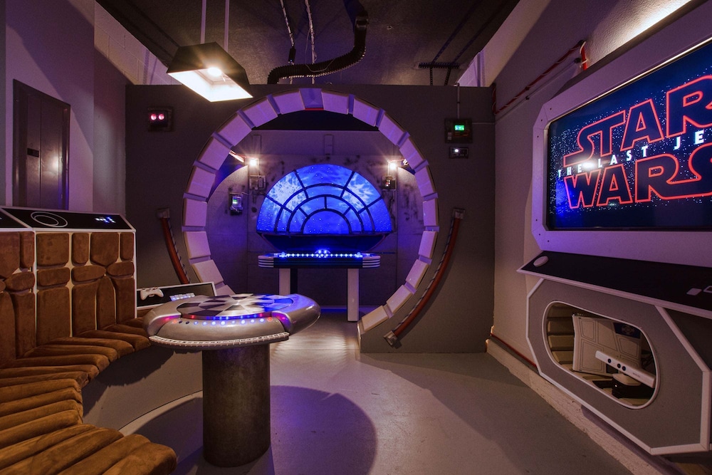 Chic Home Themed Bedrooms Game Room Best Spot