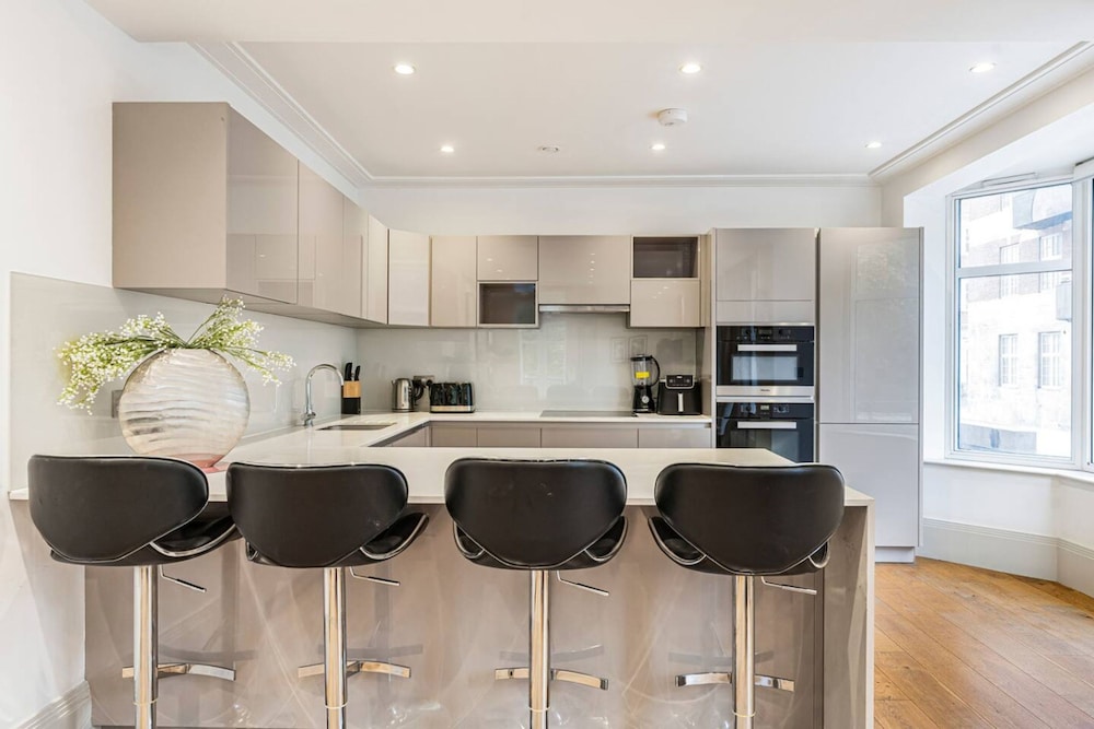 Luxury Park Lane Apartment - Opposite Hyde Park