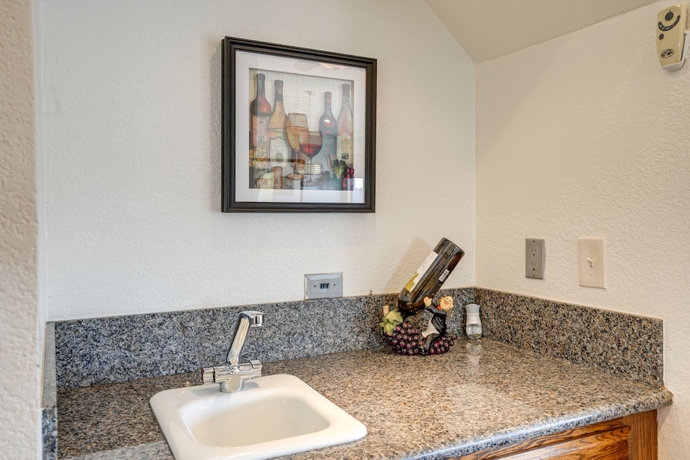 Vallejo Vacations - Vallejo Home w/ Spacious Deck, Hot Tub Views - Property Image 48