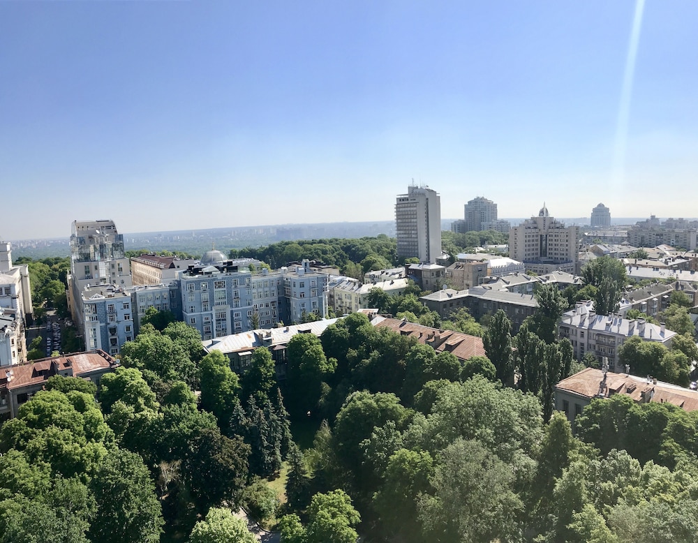 Luxury Condominium. Kiev center.