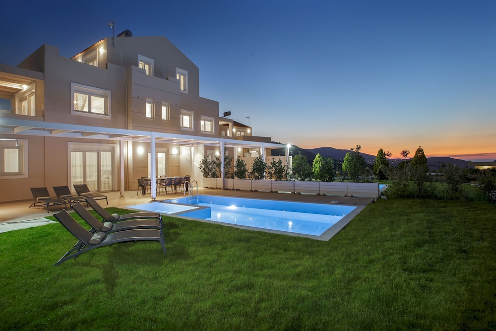 Blue Hills Villas by Estia Yellow 2