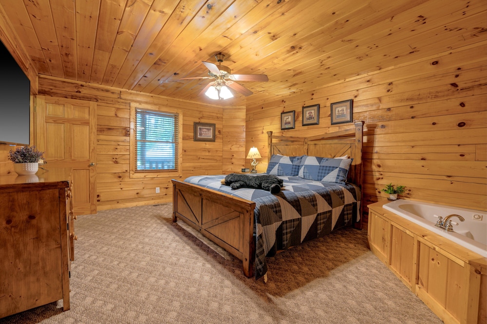 Rosey Bear 2 Bedroom Cabin