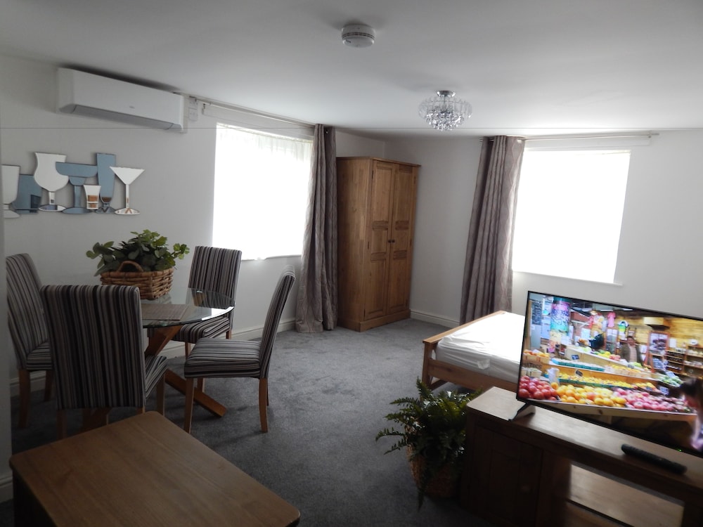 River Court Apartments LETS