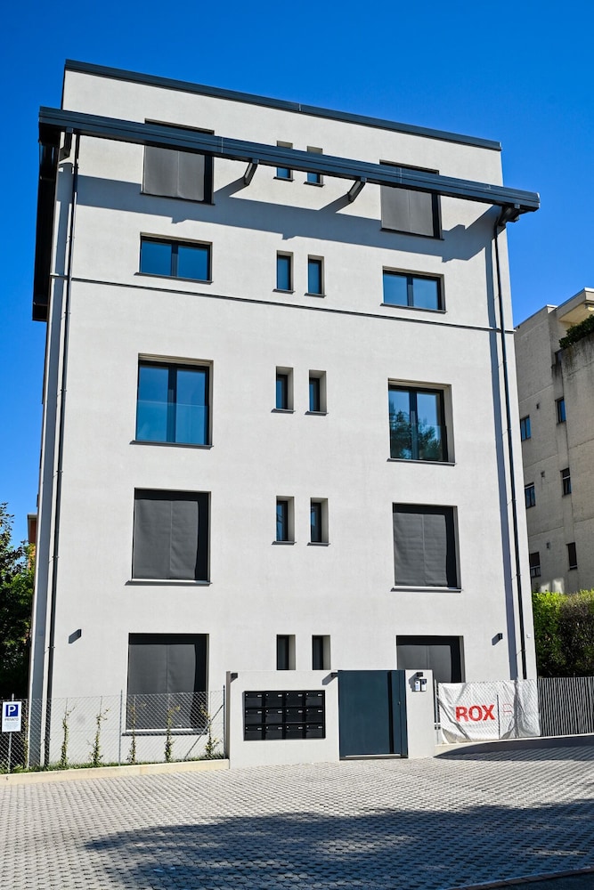 Lugano Suite Modern Concept 5