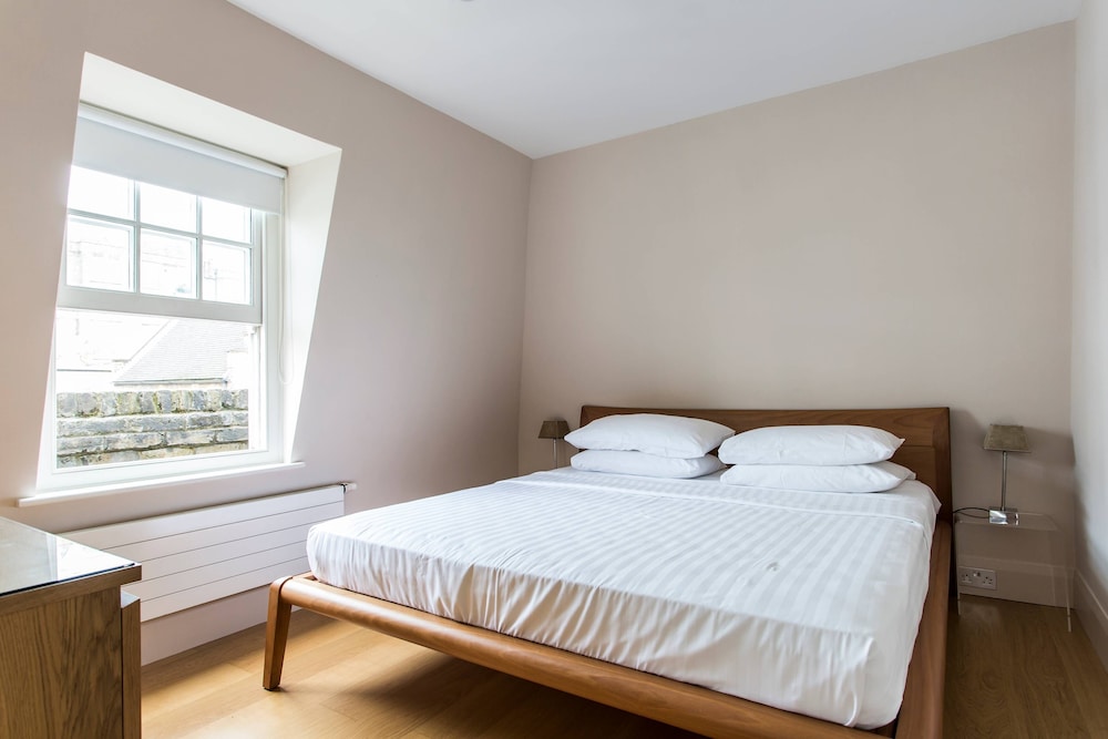Campden Street VII by Onefinestay