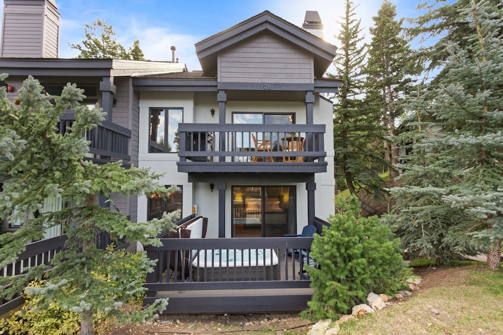 Ridgepoint - Three Bedroom with Spa #128 3 Condo