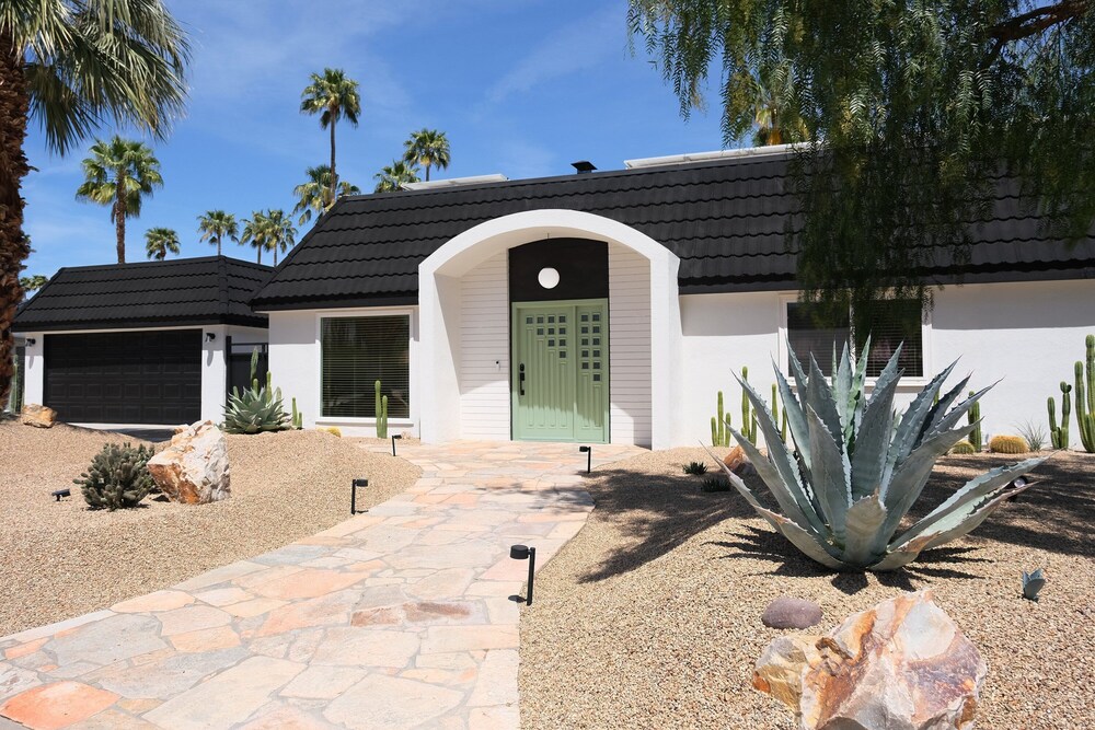 Arch House