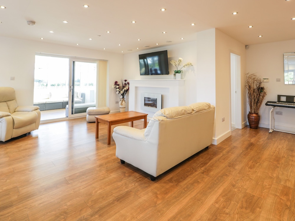 Top Of The Lane Luxury Holiday Apartment