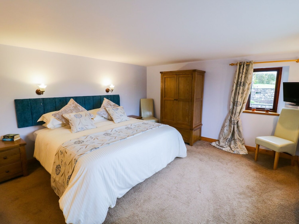 Hazelwood Cottage view 2