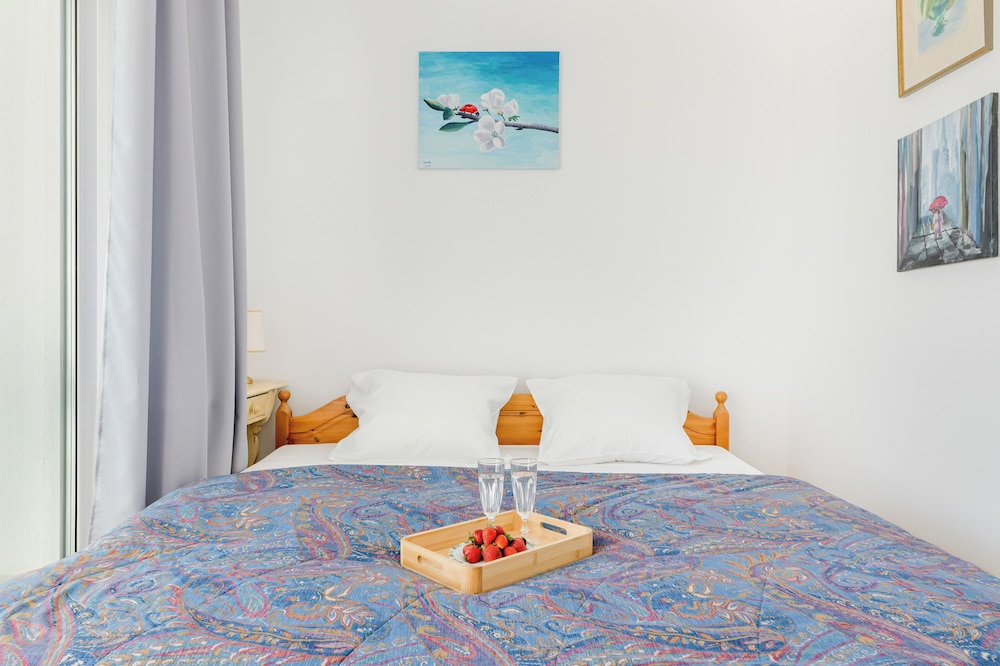 Three-level Rewal Apartment by Renters