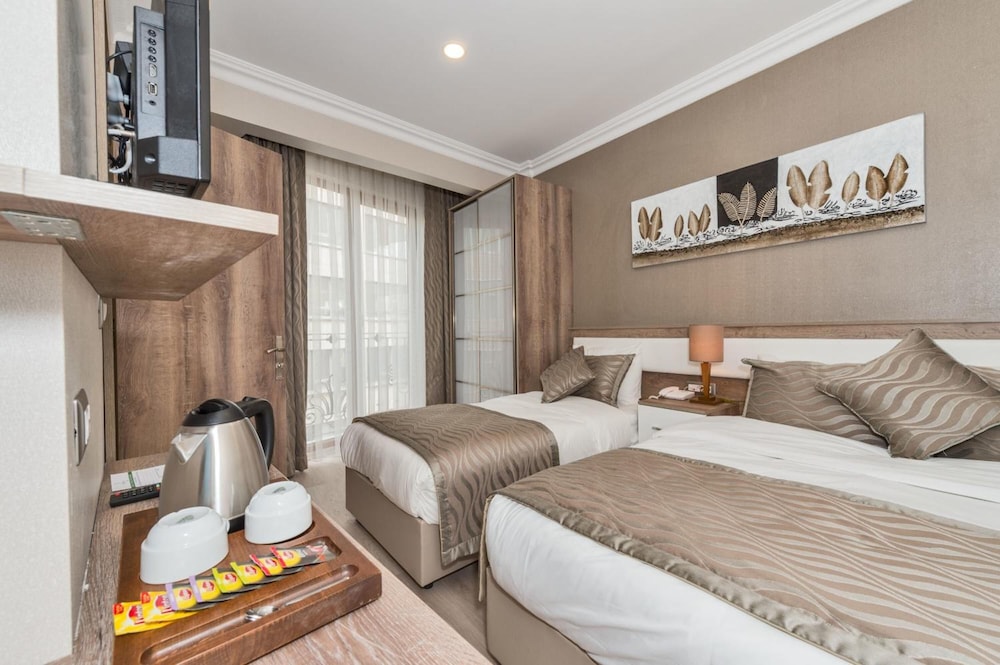 Alphonse Otel - Image 18