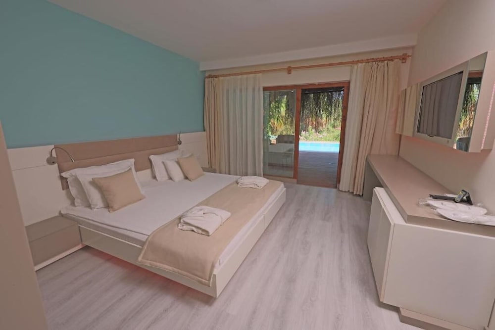 Flora Garden Beach Club - All inclusive