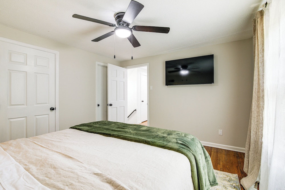 6 Mi to Shelby Farms Park: Family Home in Memphis