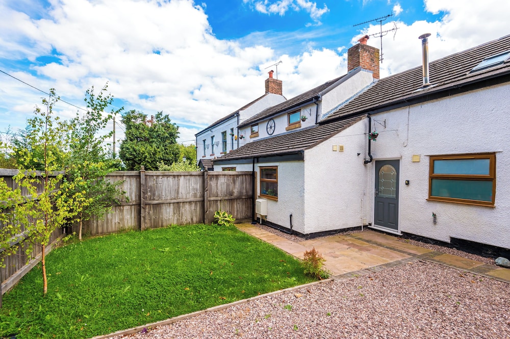 3 Hill Farm Cottages