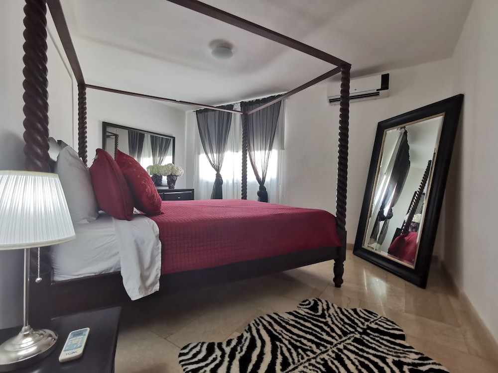 Los Corales Tropical Beach Resort & SPA