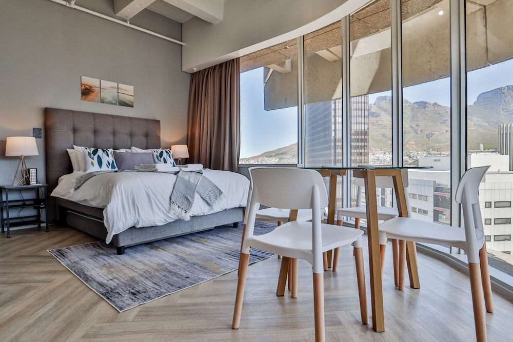 One Thibault Square 1605 by CTHA view 5