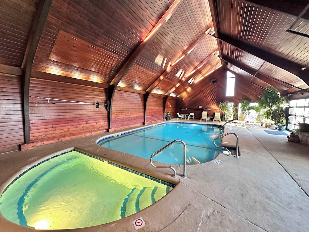 Ozark Escape - Enjoy Resort-style Fun