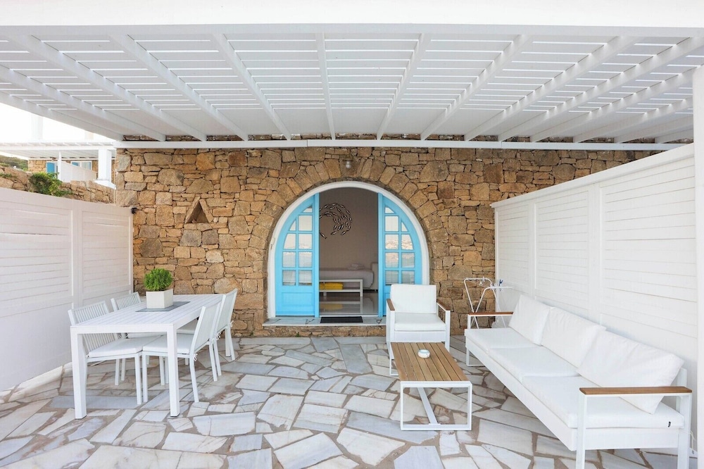 Adikri Villas & Suites