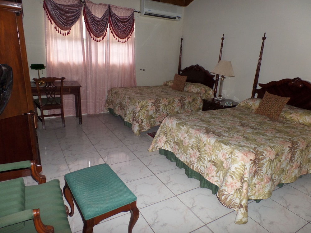 The Royal Kensington Villa