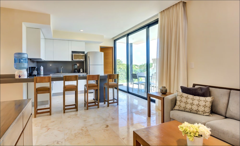 Anah Suites - Las Flores Properties